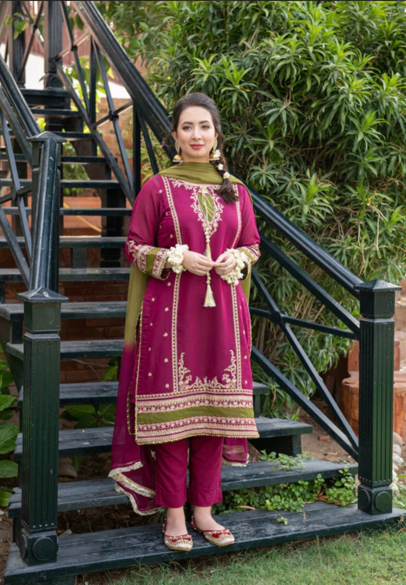 BOLD ROSE Embroided 3pc